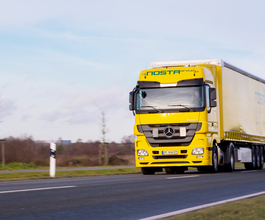 LKW auf einer Straße