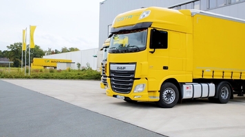 Lkw vor Laderampe