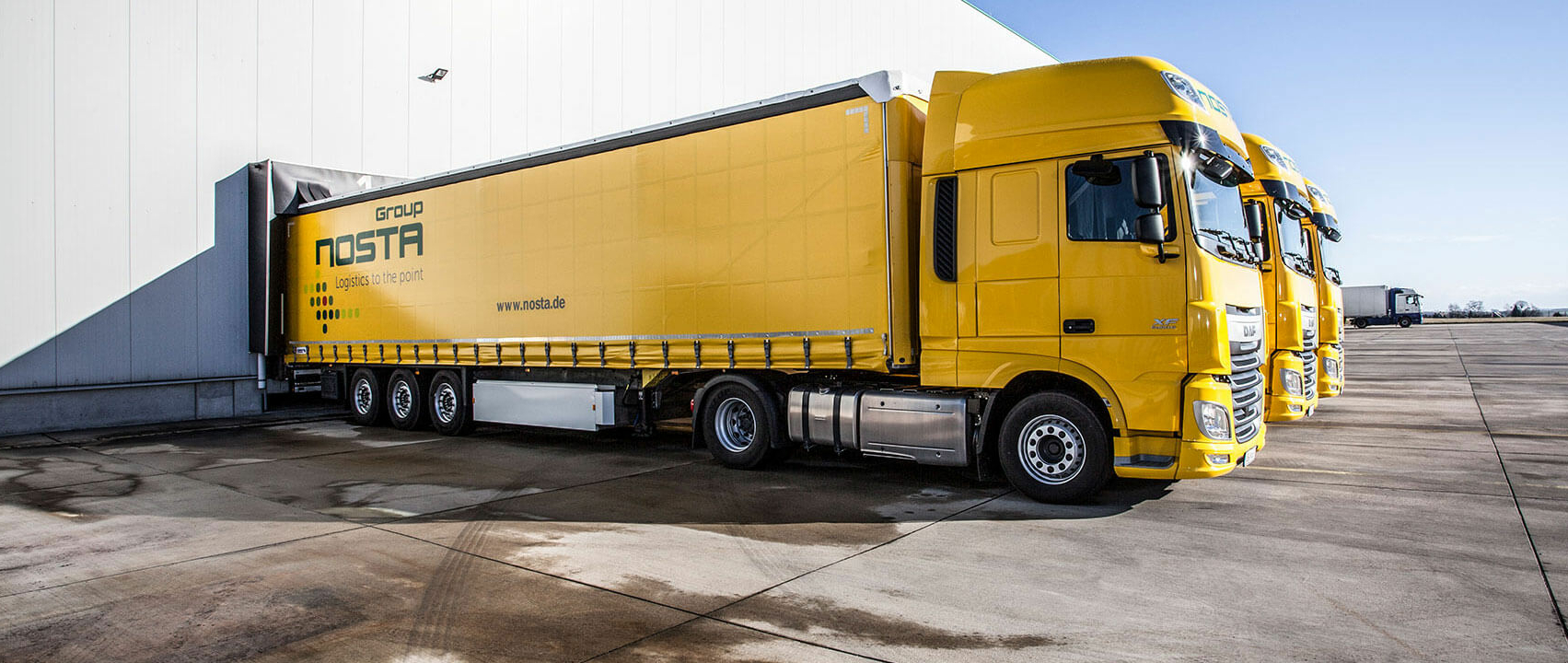 Lkw vor unserer Lagerhalle