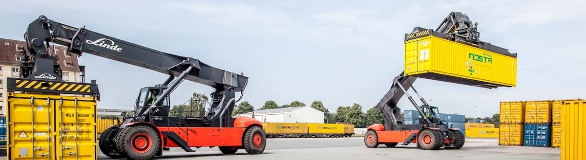 Verladung von Containern für den Transport