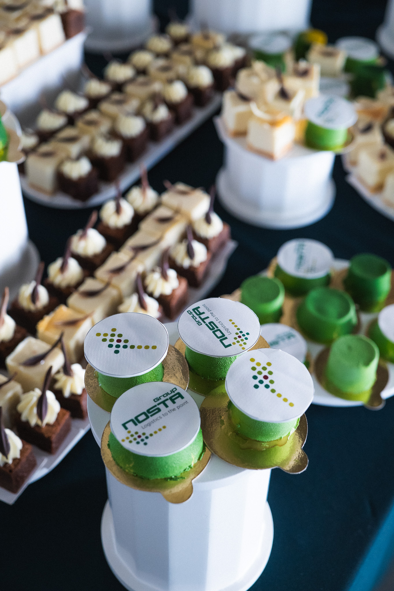 Häppchen mit NOSTA Logo