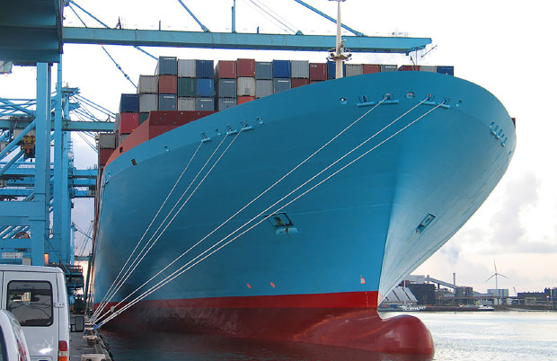 Containerschiff mit Fracht
